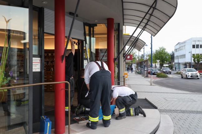 Feuerwehr nach Einbruch in Apotheke in Wels-Neustadt im Einsatz