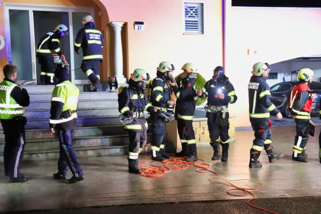 Vier Feuerwehren bei Entstehungsbrand in Wohnhaus in Goldwrth im Einsatz