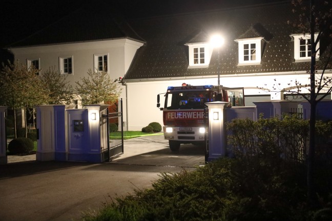 Brand in einem weitlufigen Wohngebude in Enns fhrte zu lngerem Einsatz der Feuerwehr