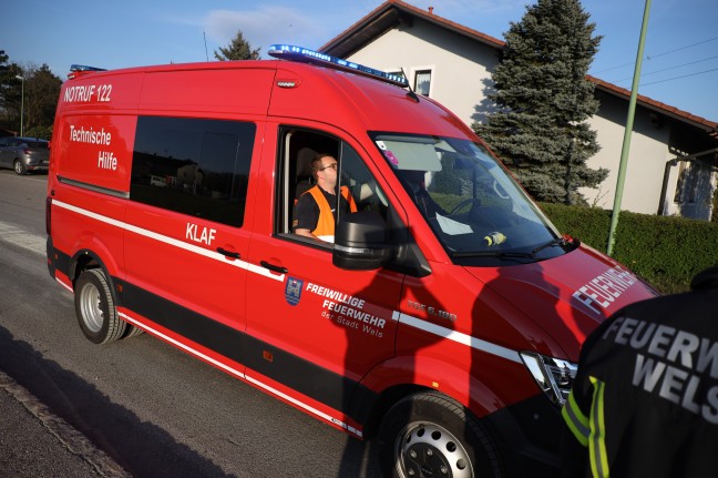 Sechs Kilometer lange Ölspur durch Wels sorgte für längeren Einsatz der Feuerwehr