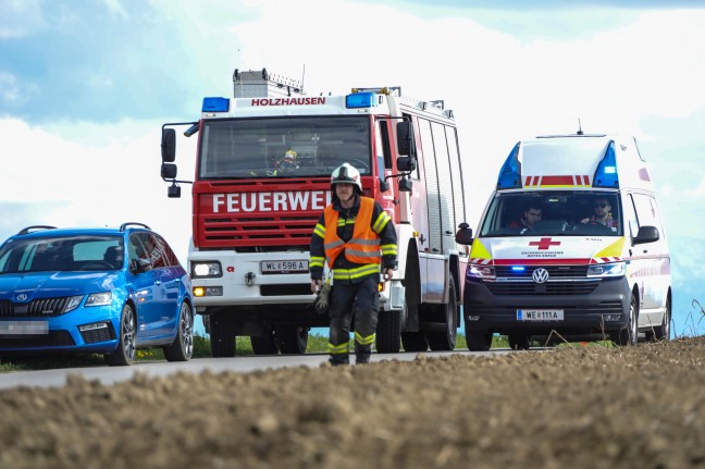 Kreuzungsunfall zwischen zwei PKW in Holzhausen