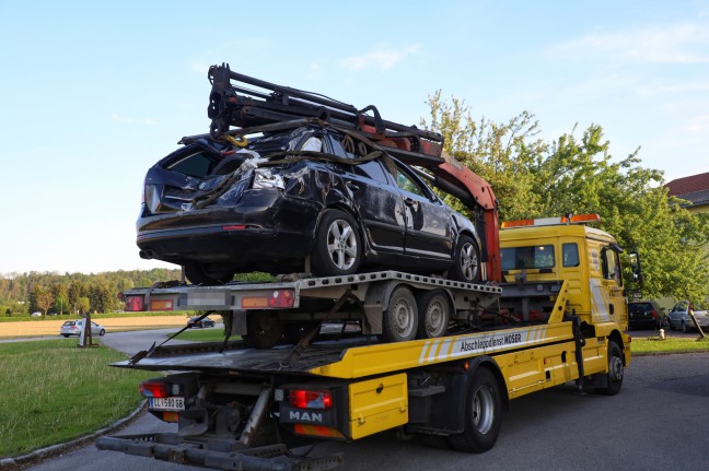 Schwerer Verkehrsunfall auf Westautobahn bei Linz-Ebelsberg