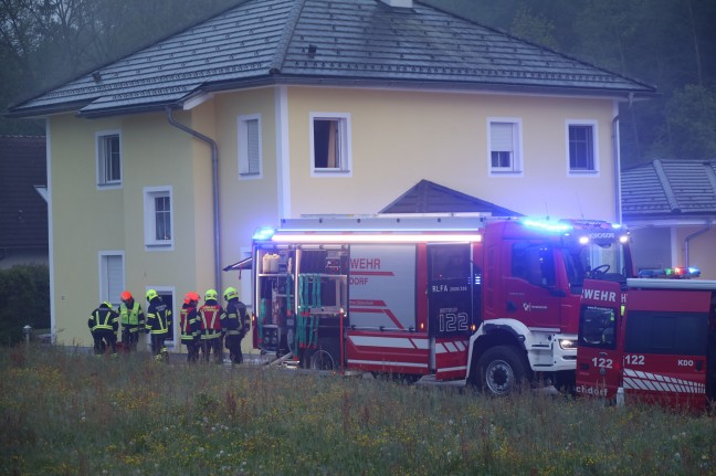 Drei Feuerwehren bei Kellerbrand in einem Wohnhaus in Vorchdorf im Einsatz
