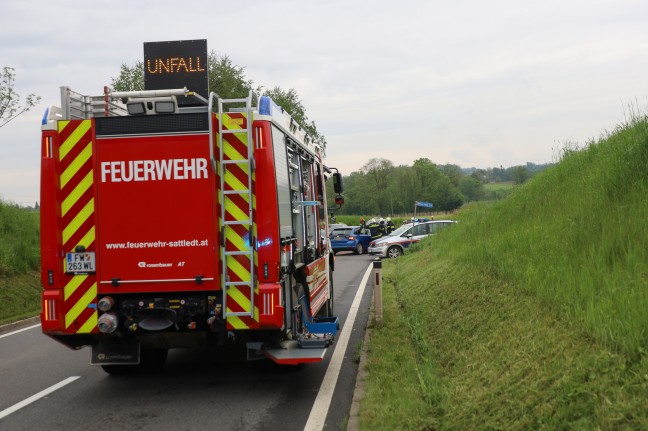 Verkehrsunfall zwischen zwei PKW auf Voralpenstrae bei Sattledt