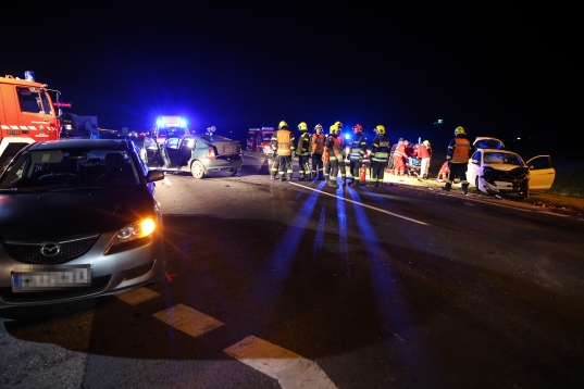 Vier Verletzte bei schwerem Verkehrsunfall in Marchtrenk