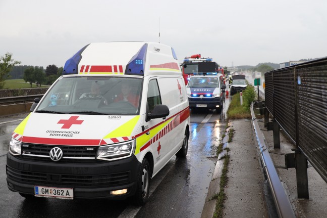 Ein Schwerverletzter bei Verkehrsunfall auf Westautobahn in Ohlsdorf