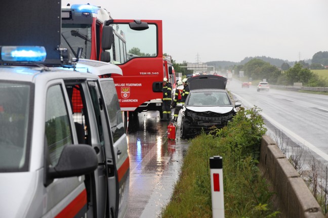 Ein Schwerverletzter bei Verkehrsunfall auf Westautobahn in Ohlsdorf