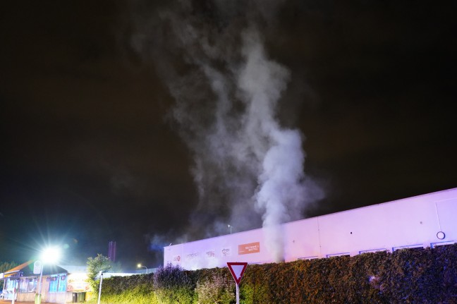 Brand in einem Jugendzentrum in Leonding sorgt fr Einsatz von drei Feuerwehren