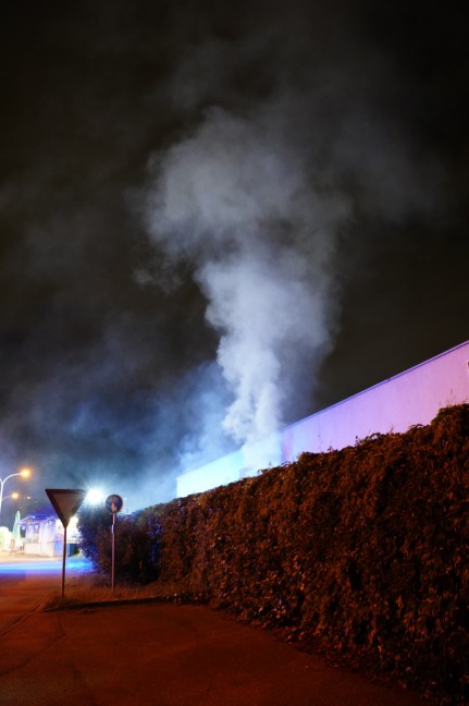 Brand in einem Jugendzentrum in Leonding sorgt fr Einsatz von drei Feuerwehren