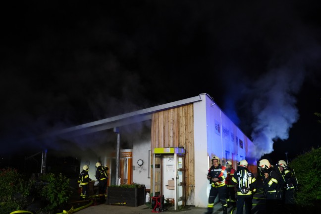 Brand in einem Jugendzentrum in Leonding sorgt fr Einsatz von drei Feuerwehren