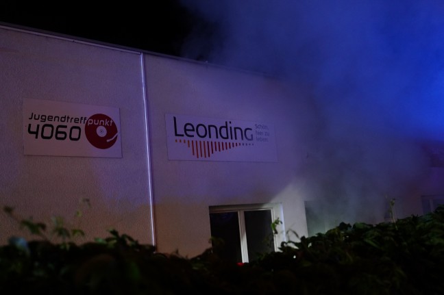 Brand in einem Jugendzentrum in Leonding sorgt fr Einsatz von drei Feuerwehren