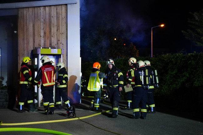 Brand in einem Jugendzentrum in Leonding sorgt fr Einsatz von drei Feuerwehren