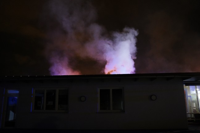 Brand in einem Jugendzentrum in Leonding sorgt fr Einsatz von drei Feuerwehren