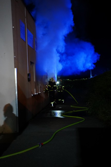 Brand in einem Jugendzentrum in Leonding sorgt fr Einsatz von drei Feuerwehren