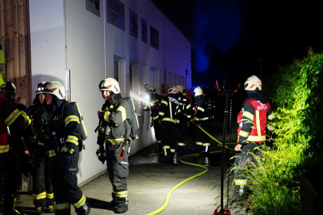 Brand in einem Jugendzentrum in Leonding sorgt fr Einsatz von drei Feuerwehren