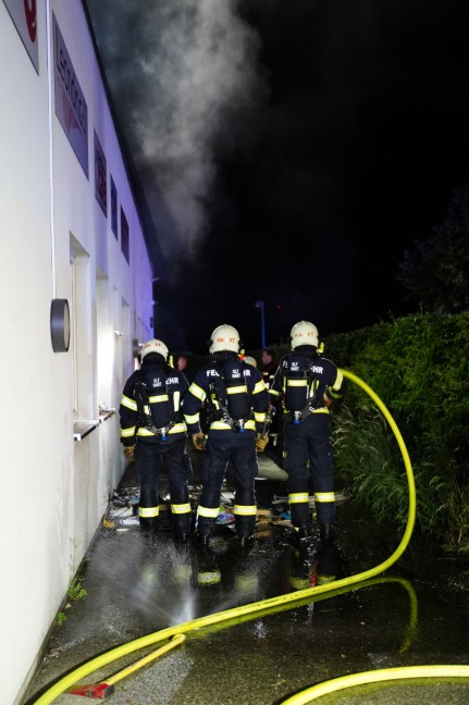 Brand in einem Jugendzentrum in Leonding sorgt fr Einsatz von drei Feuerwehren