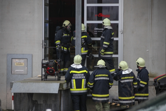 Kohlenmonoxid-Einsatz in einem Firmengebäude in Weißkirchen an der Traun