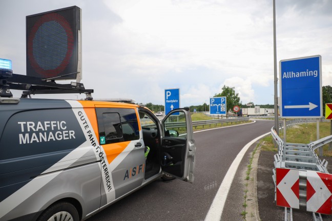 Schsse aus Auto: Hochzeitskonvoi lst Groeinsatz der Polizei auf Westautobahn bei Allhaming aus