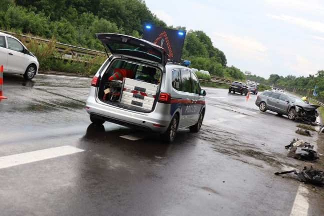 Verkehrsunfall mit zwei beteiligten PKW auf Welser Autobahn bei Weikirchen an der Traun