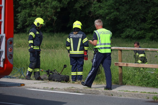 Tödlicher Verkehrsunfall: PKW bei Tollet frontal gegen Baum gekracht