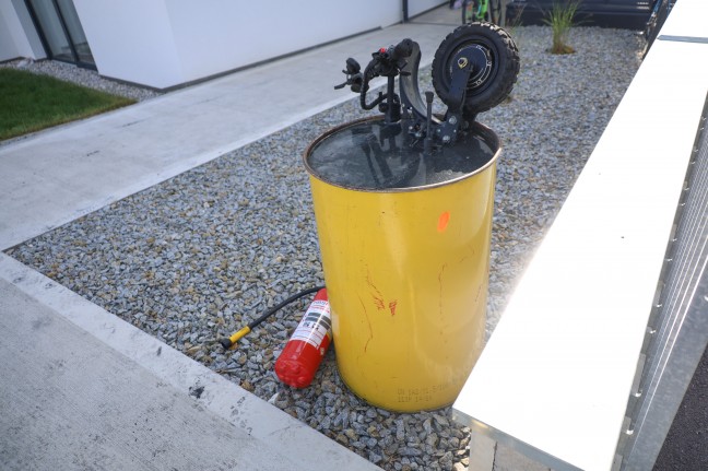 Akku explodiert: Brand eines E-Scooter in einem Mehrparteienwohnhaus in Grieskirchen