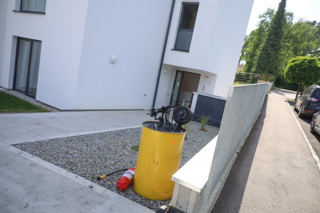 Akku explodiert: Brand eines E-Scooter in einem Mehrparteienwohnhaus in Grieskirchen