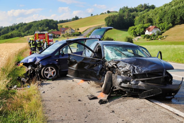 Zwei Tote und sechs teilweise Schwerverletzte bei Verkehrsunfall in St. Martin im Mhlkreis