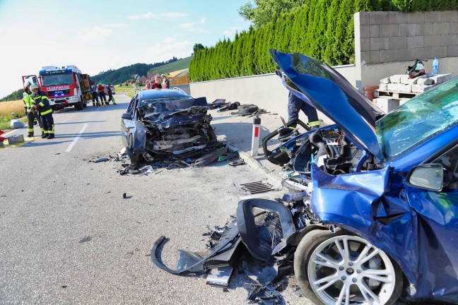 Zwei Tote und sechs teilweise Schwerverletzte bei Verkehrsunfall in St. Martin im Mühlkreis