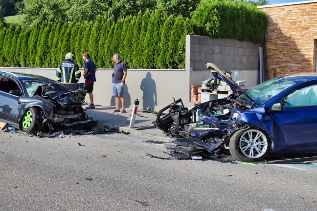 Zwei Tote und sechs teilweise Schwerverletzte bei Verkehrsunfall in St. Martin im Mhlkreis