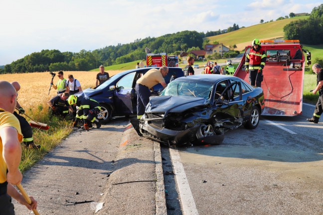 Zwei Tote und sechs teilweise Schwerverletzte bei Verkehrsunfall in St. Martin im Mühlkreis