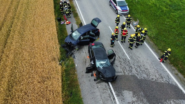 Zwei Tote und sechs teilweise Schwerverletzte bei Verkehrsunfall in St. Martin im Mühlkreis