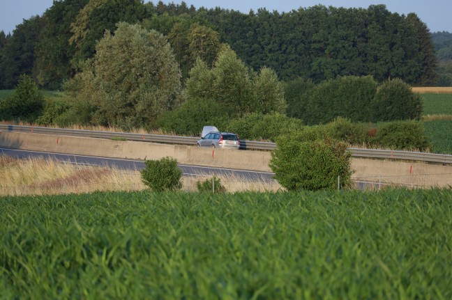 Glücklicherweise nur Panne statt schwerem Verkehrsunfall auf Westautobahn bei Roitham am Traunfall