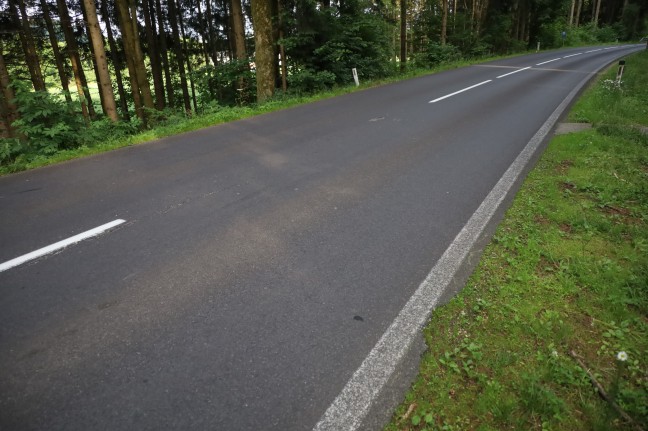 Motorradlenker (49) erlag nach Sturz bei Ampflwang im Hausruckwald im Klinikum seinen Verletzungen