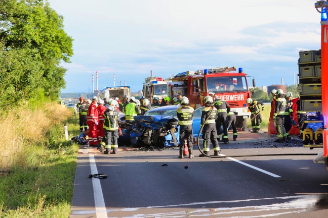 Verkehrsunfall zwischen zwei PKW in Steyregg fordert drei teils Schwerverletzte