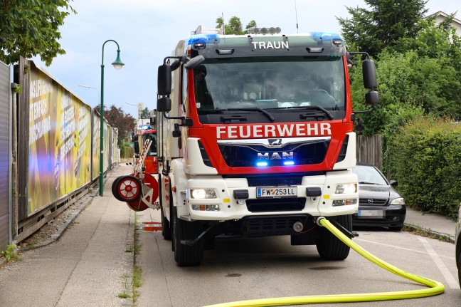 Garagenbrand in Traun sorgt fr Einsatz von zwei Feuerwehren