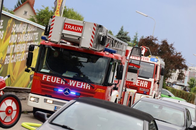 Garagenbrand in Traun sorgt fr Einsatz von zwei Feuerwehren