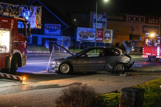 Spektakulärer Verkehrsunfall im Stadtgebiet Wels fordert zwei Verletzte