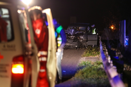 Verkehrsunfall auf der Welser Autobahn in Weikirchen an der Traun fordert zwei Verletzte