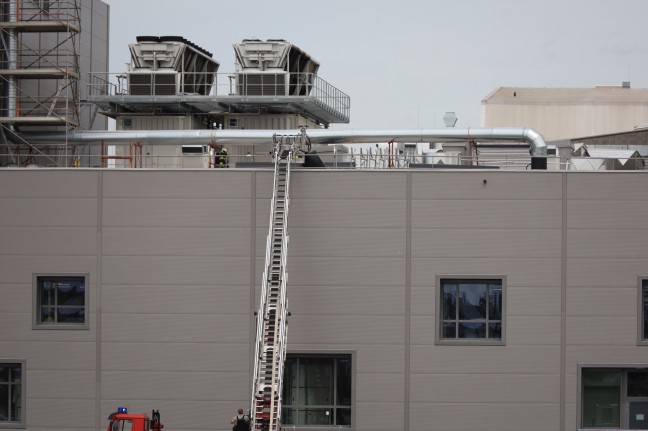 Groalarm fr die Feuerwehren bei einem Unternehmen in Enns