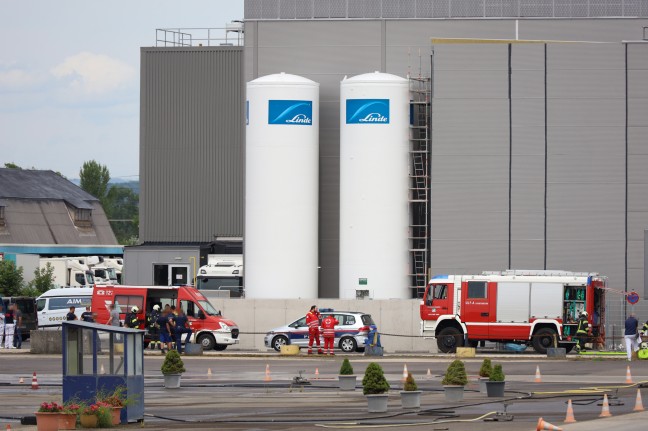 Großalarm für die Feuerwehren bei einem Unternehmen in Enns