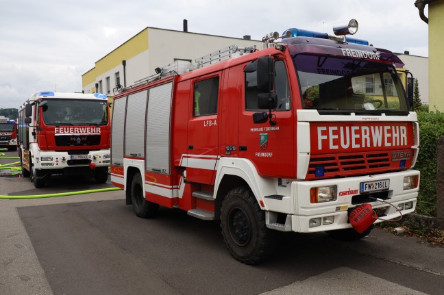 Sechs Feuerwehren bei Wohnungsbrand in einem Haus in Ansfelden im Einsatz