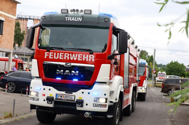 Sechs Feuerwehren bei Wohnungsbrand in einem Haus in Ansfelden im Einsatz