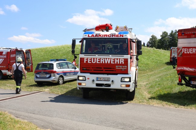 Flugunfall: Flugzeug beim Landeanflug auf Flugplatz in Laakirchen über Landebahn hinausgeschossen