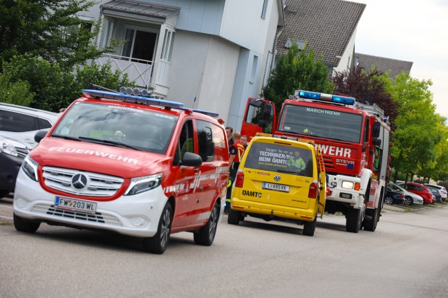 Personenrettung: Kind in Marchtrenk versehentlich in Auto eingesperrt