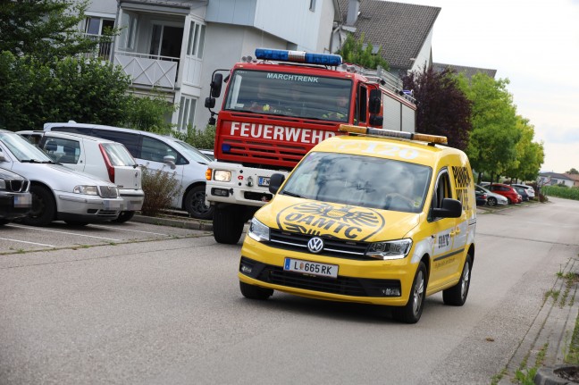 Personenrettung: Kind in Marchtrenk versehentlich in Auto eingesperrt