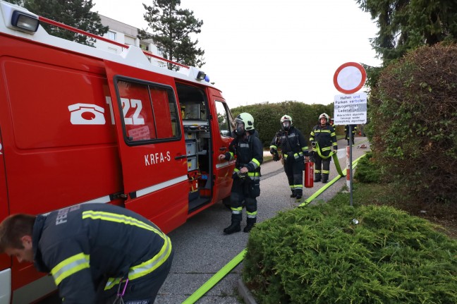 Brand eines Altpapiercontainers in Wels-Vogelweide