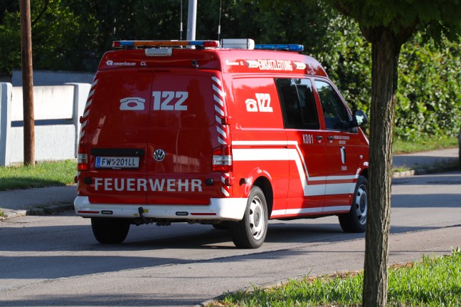 Befrchteter Gefahrstoffaustritt aus Kesselwaggon bei Traun war zum Glck nur heigelaufene Bremse