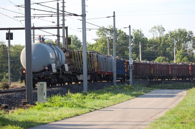 Befrchteter Gefahrstoffaustritt aus Kesselwaggon bei Traun war zum Glck nur heigelaufene Bremse