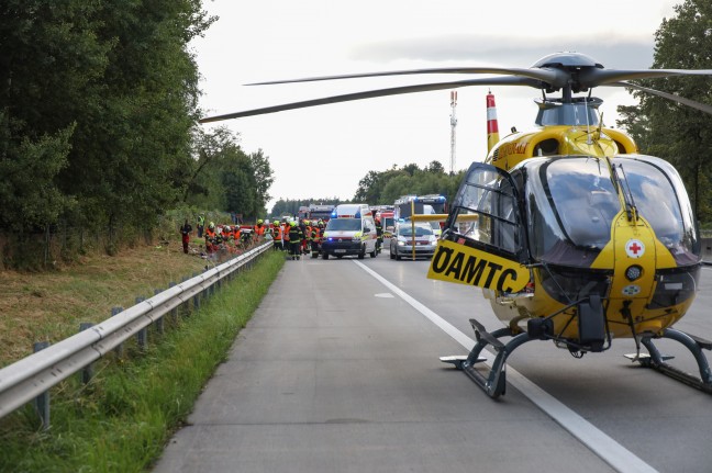 Zwei Schwerverletzte bei Verkehrsunfall auf Westautobahn in Sipbachzell