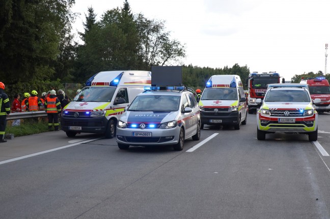 Zwei Schwerverletzte bei Verkehrsunfall auf Westautobahn in Sipbachzell